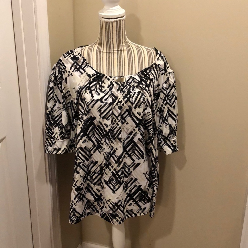 Notations Woman Black and White Top Size 3X